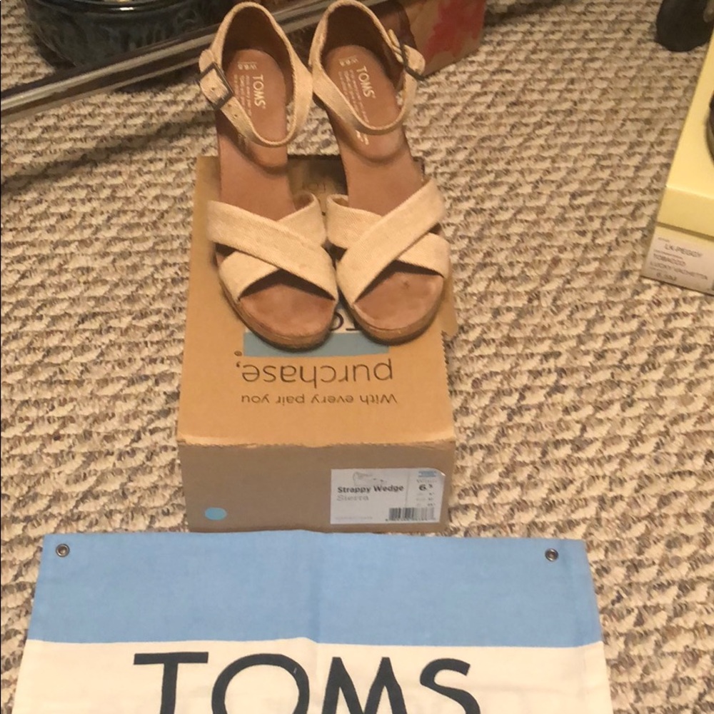 Toms wedges